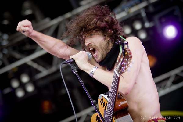 2009-06-19_Nova Rock_Gogol Bordello_IMG_2189