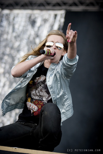 2009-06-21_Nova Rock_Guano Apes_IMG_3401